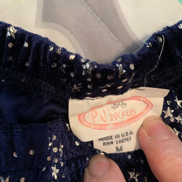 Super cute Medium Velvety Lounge/ PJ set preowned. Very comfortable! - Picture 6 of 10